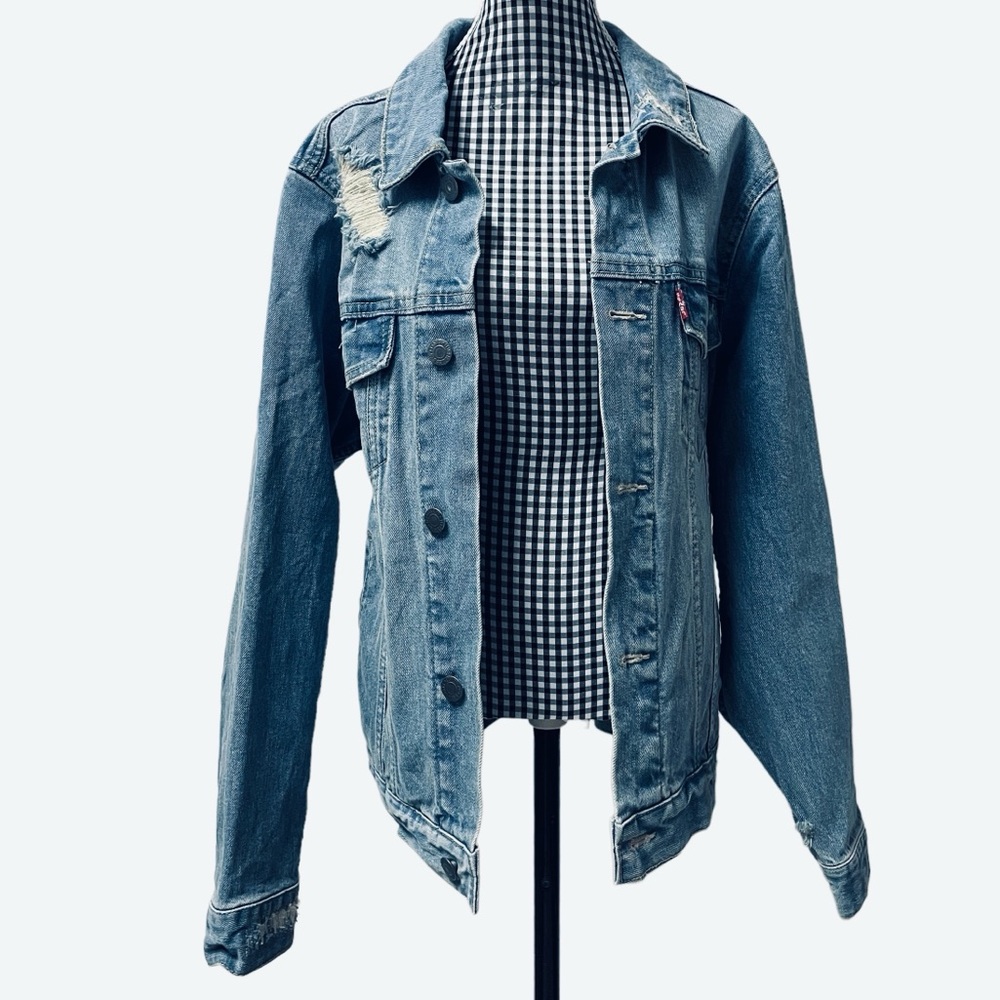 Levi’s Kids Lightwash Distressed Button Front Unisex Denim Jacket size 10-12 MED